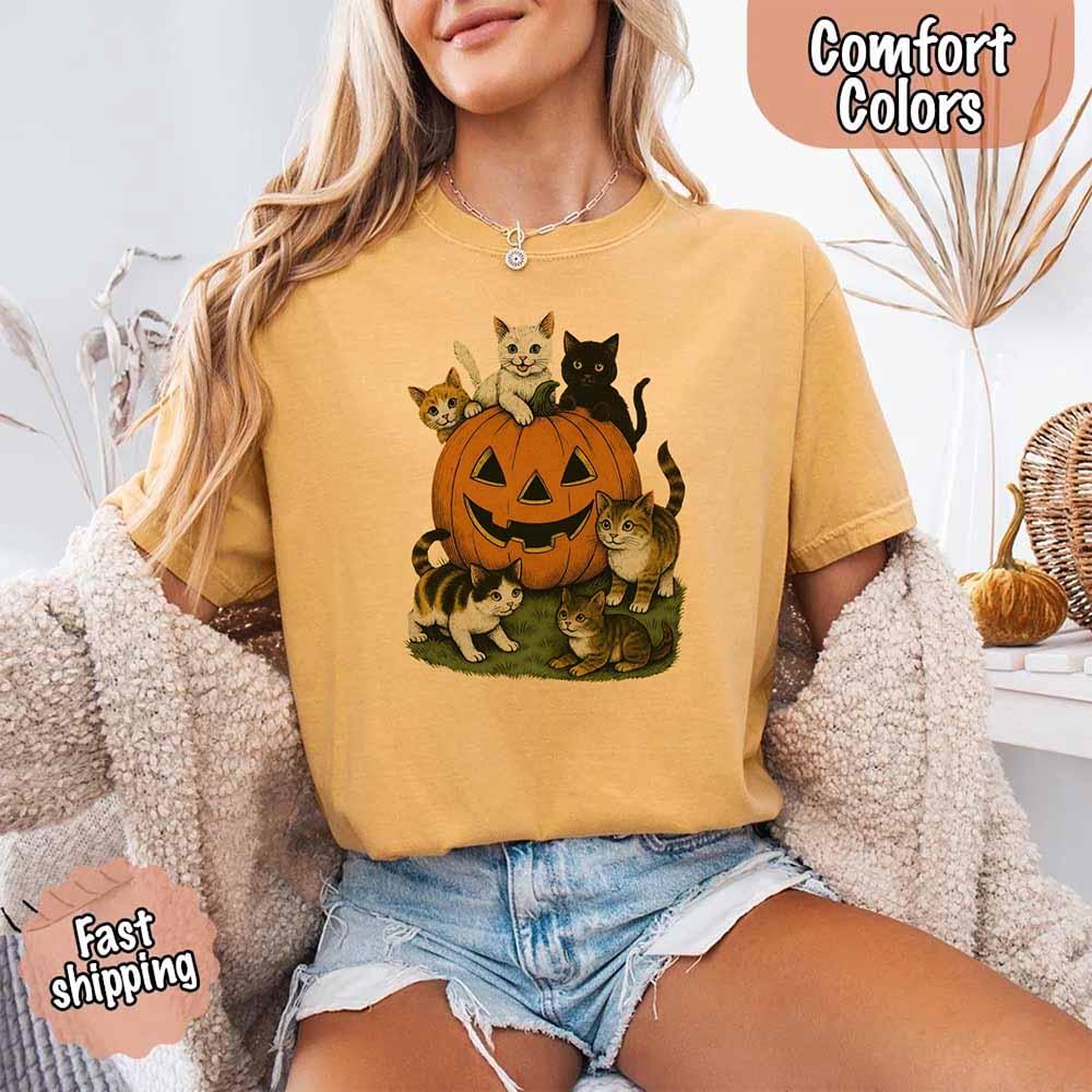 Vintage 90s Cat Halloween Comfort Colors Shirt – Retro Tee for Cat Lovers