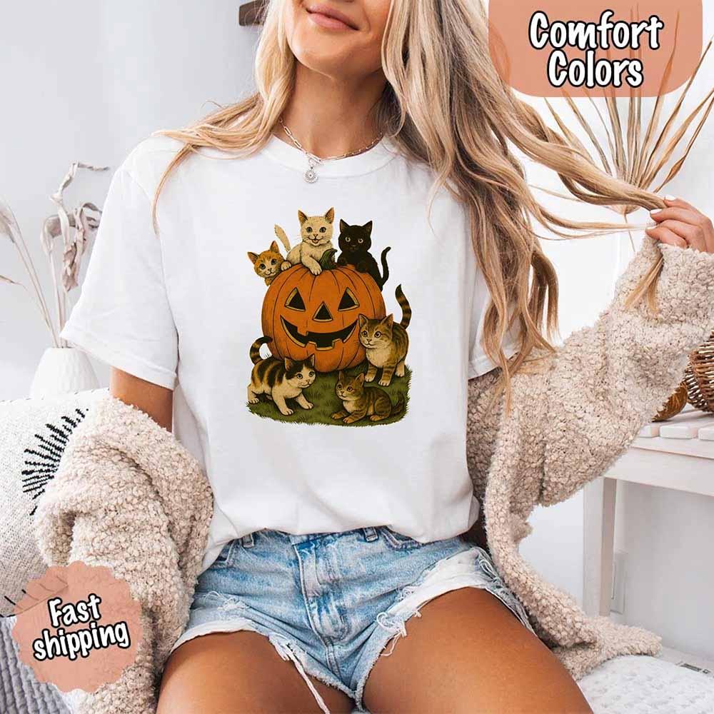 Vintage 90s Cat Halloween Comfort Colors Shirt – Retro Tee for Cat Lovers
